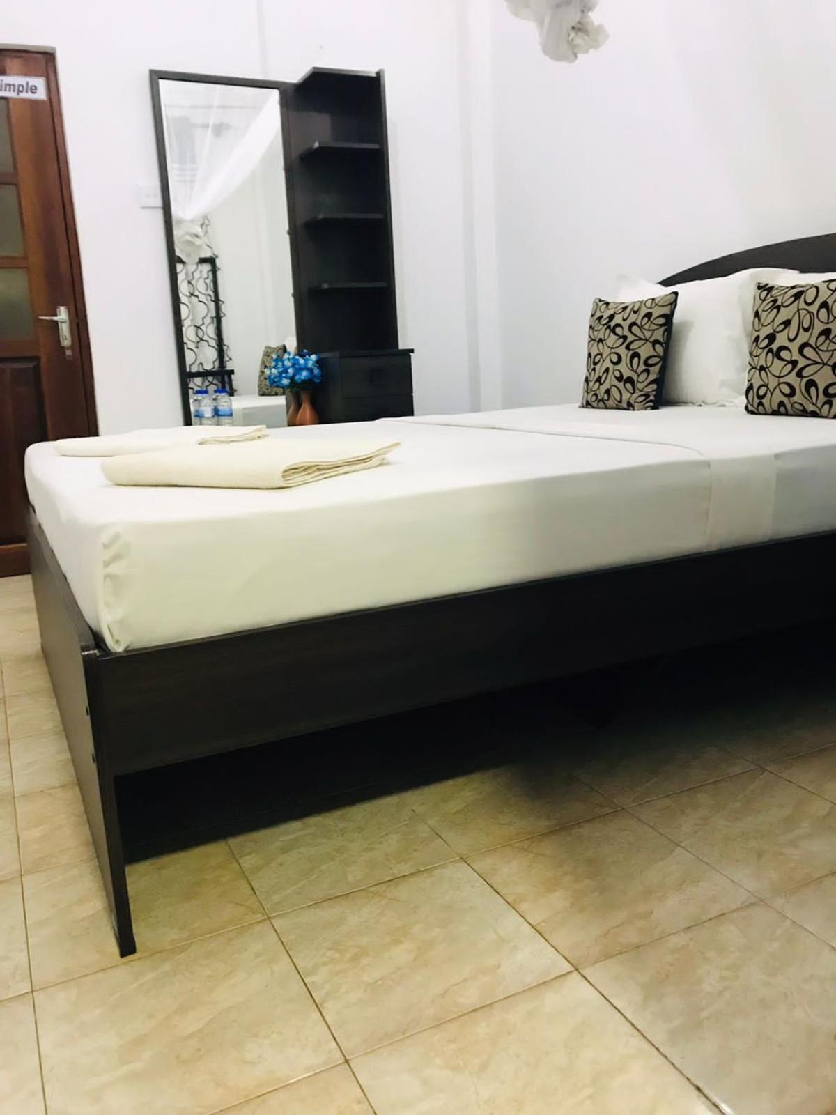 Kavee Transit Hotel Katunayaka Extérieur photo