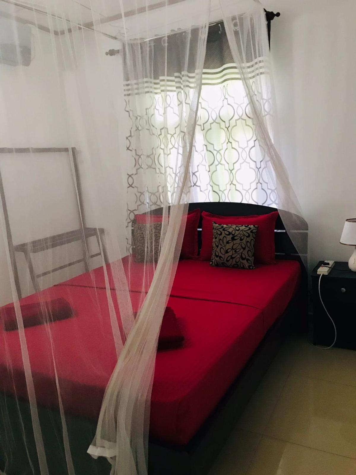 Kavee Transit Hotel Katunayaka Extérieur photo